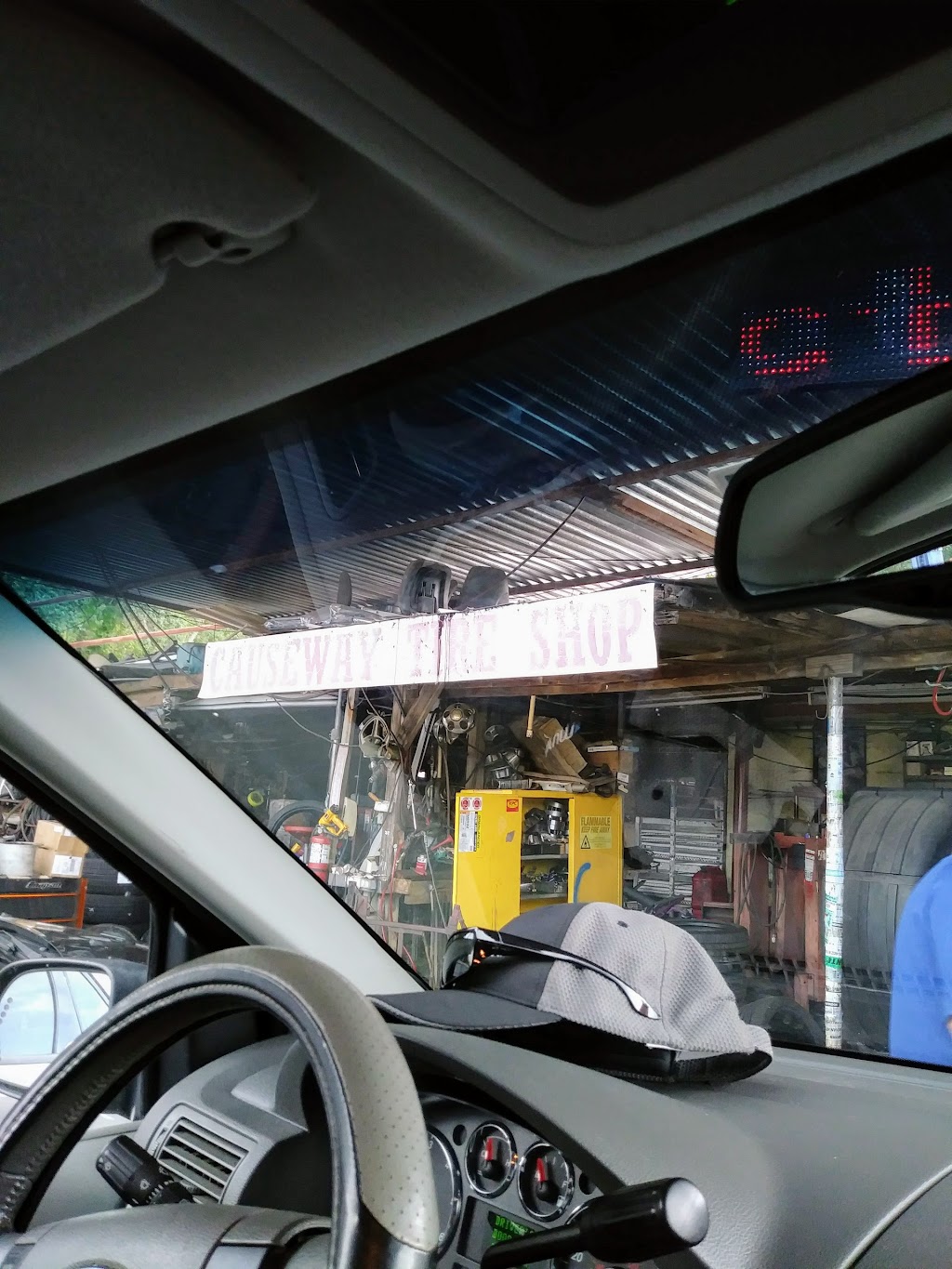 Causeway Tire Shop | 7511 Causeway Blvd, Tampa, FL 33619, USA | Phone: (813) 545-7025