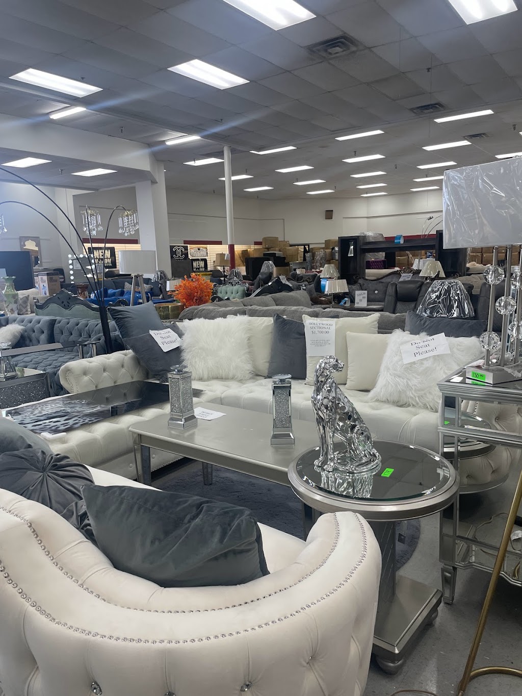 Furniture World | W Gate City Blvd, Greensboro, NC 27407, USA | Phone: (336) 763-8308