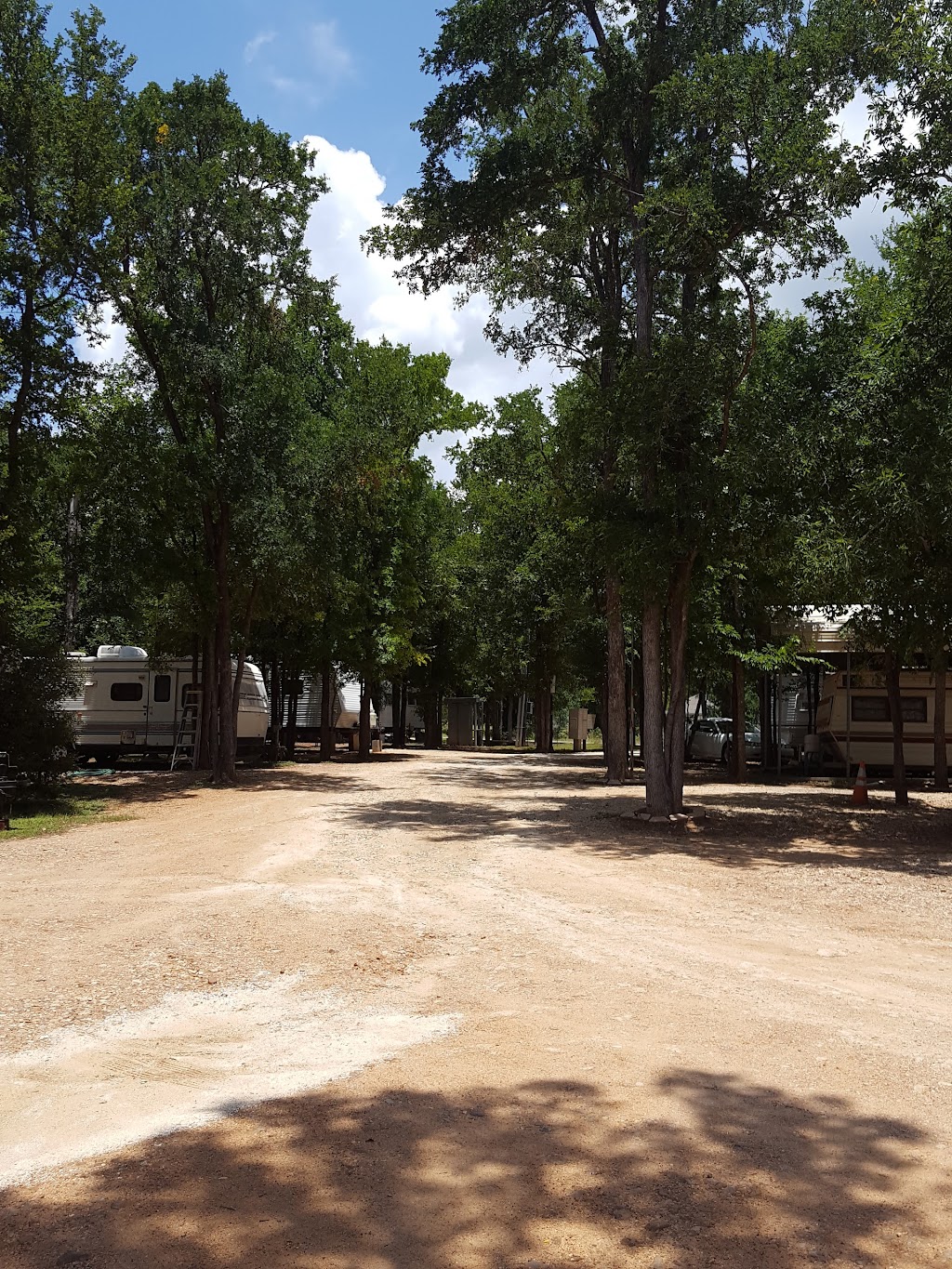 Riverwood Acres R.V. Park | 132 Reids Bend, Bastrop, TX 78602, USA | Phone: (512) 200-4195