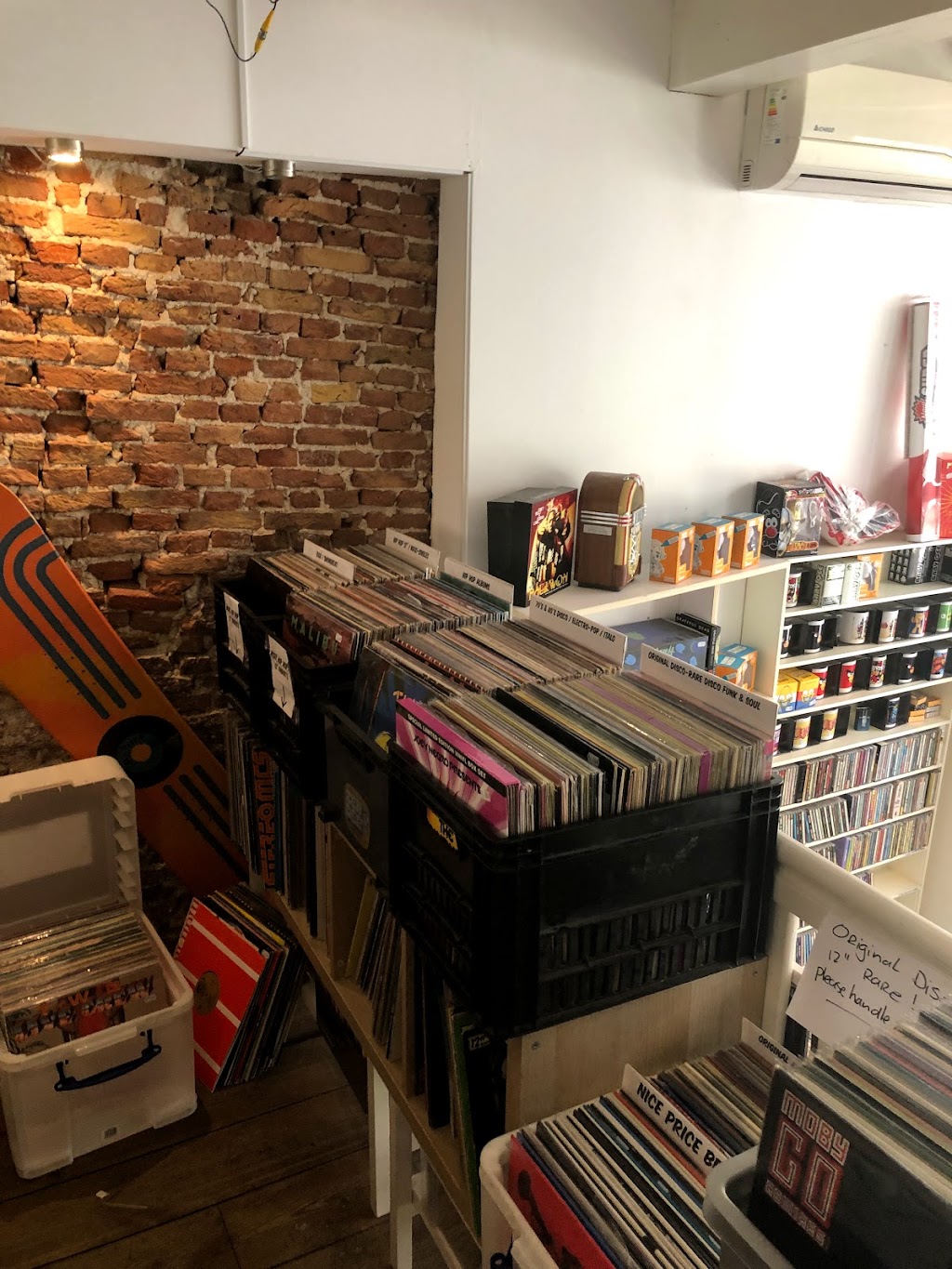 KILLACUTZ Records Amsterdam | Nieuwe Nieuwstraat 21-hs, 1012 NG Amsterdam, Netherlands | Phone: 020 223 0342