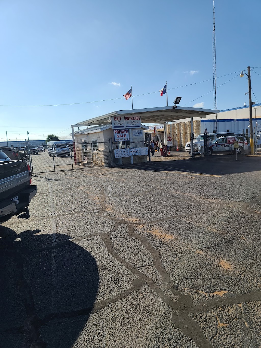 Lubbock Auto Auction | 1122 E 34th St, Lubbock, TX 79404, USA | Phone: (806) 744-1444