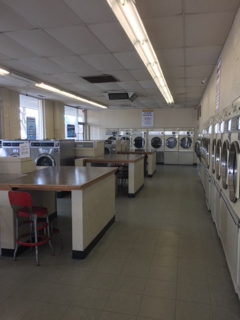 Light Load Laundry | 2110 Plum Grove Rd, Rolling Meadows, IL 60008, USA | Phone: (224) 788-7355