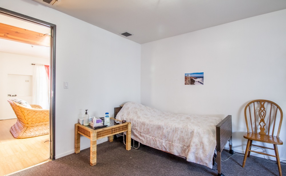 Bentley Manor by SCH | 3425 McLaughlin Ave, Los Angeles, CA 90066, USA | Phone: (213) 478-0800