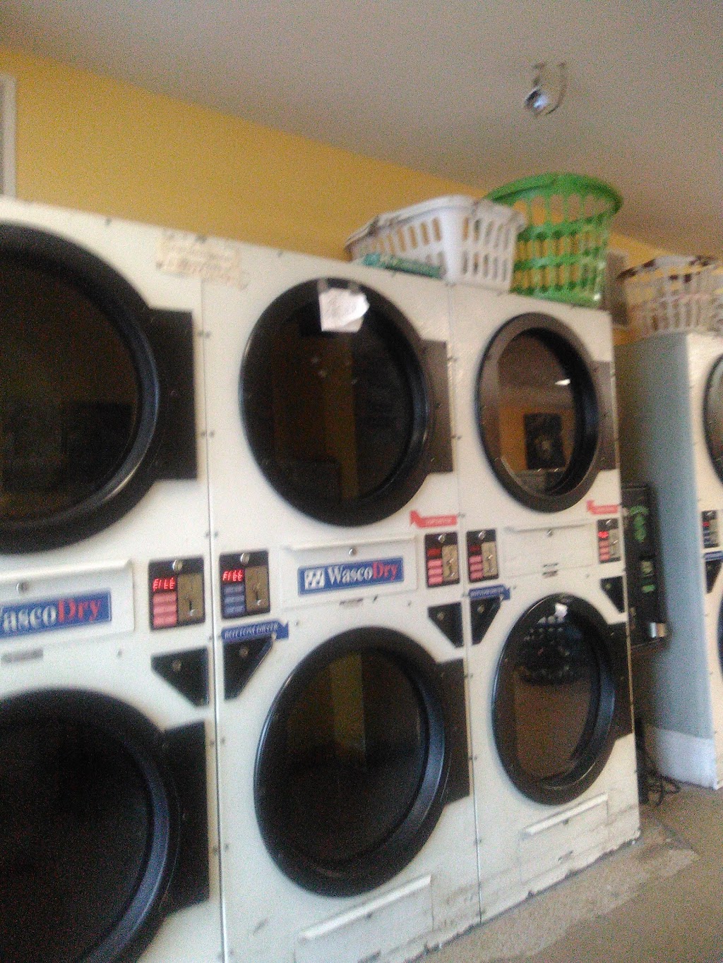 Petworth Laundromat | 4015 Georgia Ave NW, Washington, DC 20011, USA | Phone: (202) 722-6690