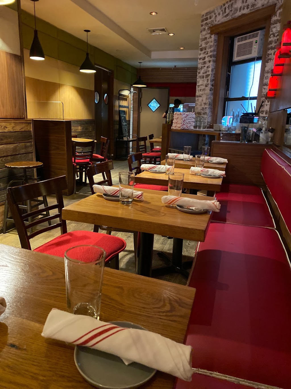 Amelie Bistro & Wine Bar upper west side | 566 Amsterdam Ave, New York, NY 10024, USA | Phone: (646) 422-7167