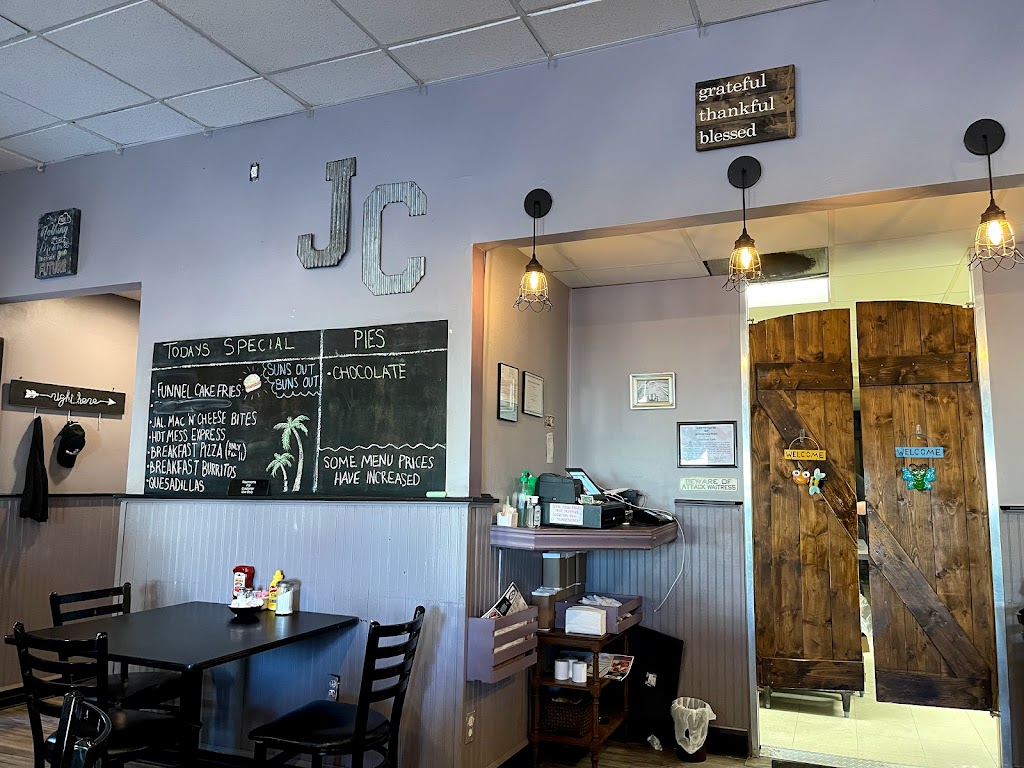 Junction Cafe | 106 S Main St, Desoto, MO 63020, USA | Phone: (636) 337-5484