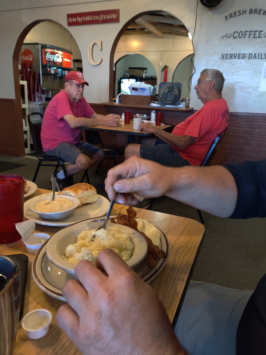 Crossroads Diner | 120 W 12th Ave, Bristow, OK 74010, USA | Phone: (918) 367-1862