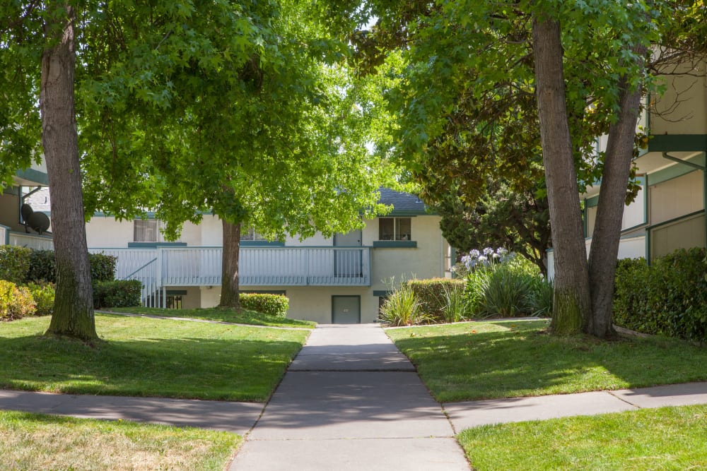 Oak Pointe Apartments | 4140 Irvington Ave, Fremont, CA 94538, USA | Phone: (844) 897-9553