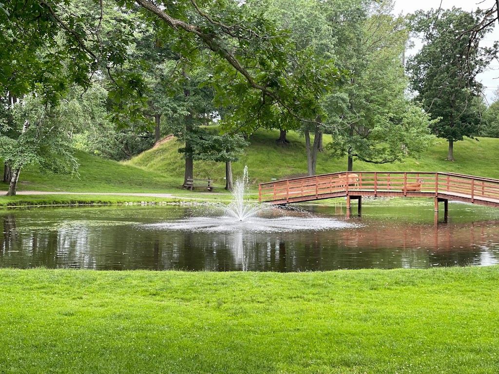 FAWN-DOE-ROSA Wildlife Educational Park | 2131 US-8, St Croix Falls, WI 54024, USA | Phone: (715) 483-3772