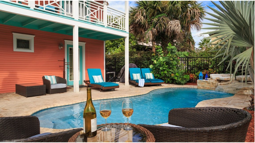 Beachcomber Cottages on Vilano | 10 Beachcomber Way, St. Augustine, FL 32084, USA | Phone: (904) 495-4245