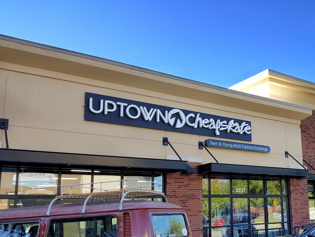 Uptown Cheapskate | 1555 Beaver Creek Commons Dr, Apex, NC 27502, USA | Phone: (919) 363-2227