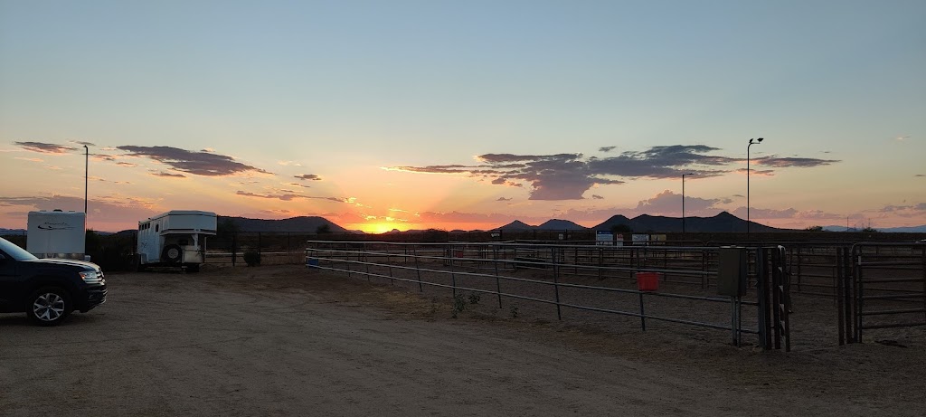 Joni Fitts School of Horsemanship | 3701 E Pinnacle Peak Rd, Phoenix, AZ 85050, USA | Phone: (602) 960-8555