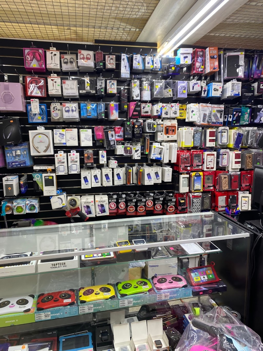 Fina Wireless & Electronics | 1655 New York Ave #100, Arlington, TX 76010, USA | Phone: (817) 200-6466