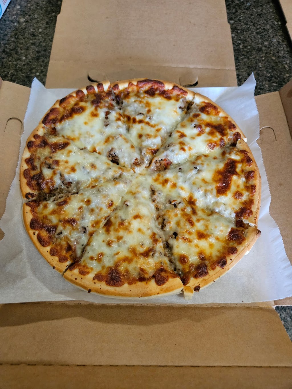 Bernies Pizza Parlor | 13522 Cottner St, Omaha, NE 68137, USA | Phone: (402) 895-4433