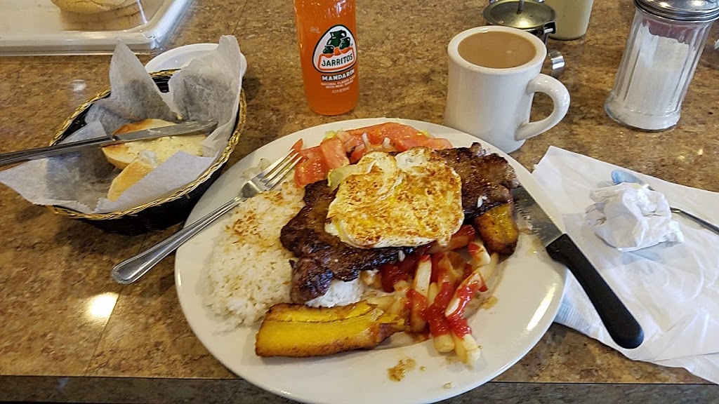 El Parralito Restaurant 2 | 139 S Main St, Port Chester, NY 10573, USA | Phone: (914) 305-5600