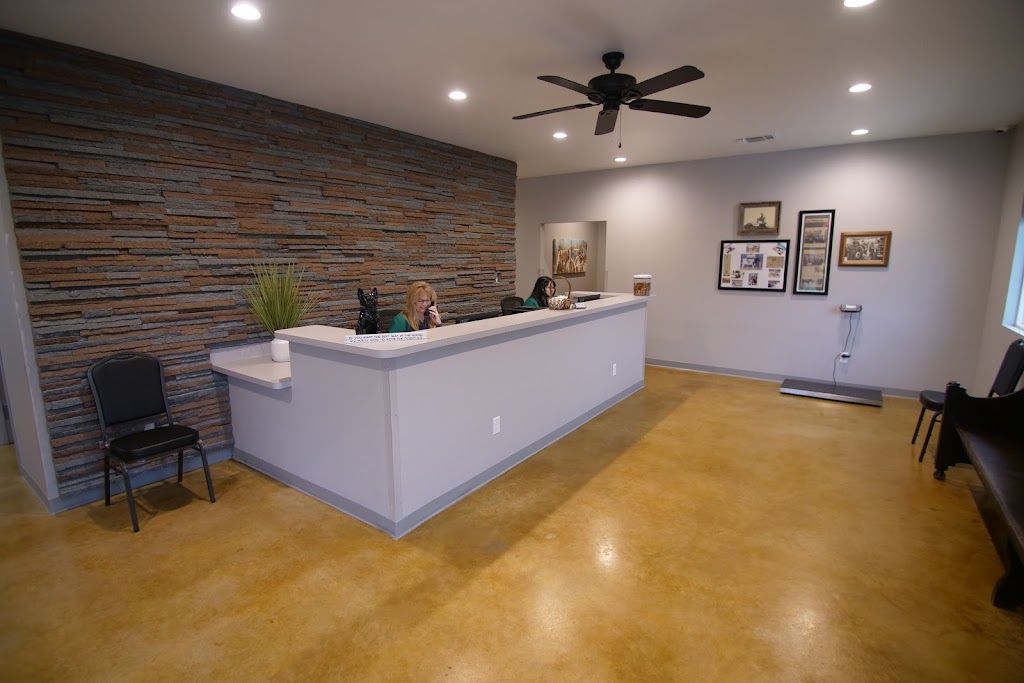 Haslet Veterinary Clinic | 806 School House Rd, Haslet, TX 76052, USA | Phone: (817) 439-4776