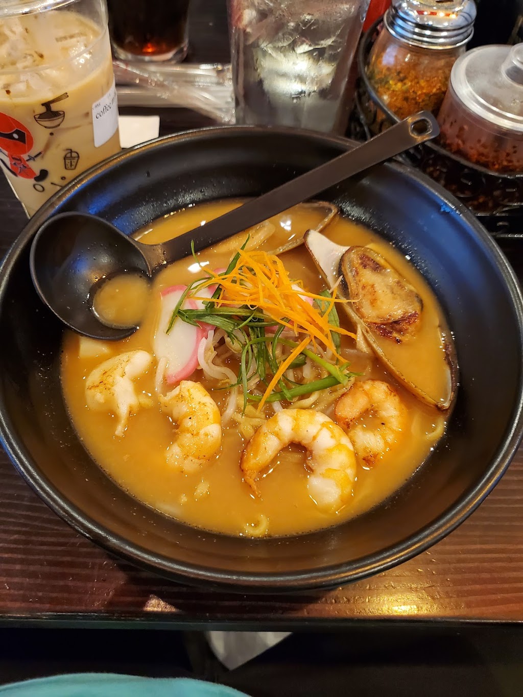 Rayaki Ramen Edison | 2090 Lincoln Hwy, Edison, NJ 08817, USA | Phone: (732) 662-9777