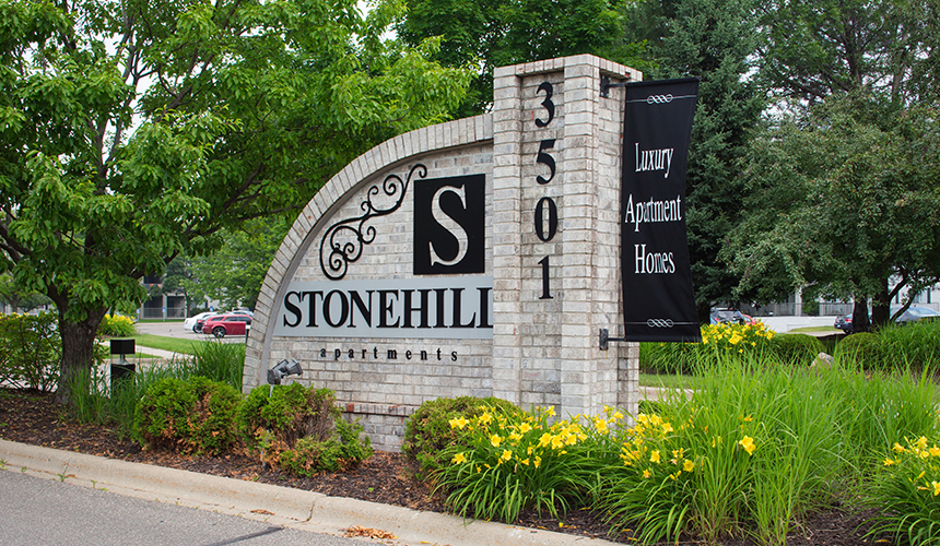 Stonehill Apartments | 3501 Xenium Ln N, Plymouth, MN 55441, USA | Phone: (763) 557-1673