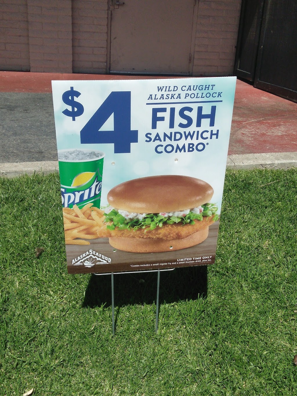 Jack in the Box | 7810 Limonite Ave, Riverside, CA 92509, USA | Phone: (951) 685-6720