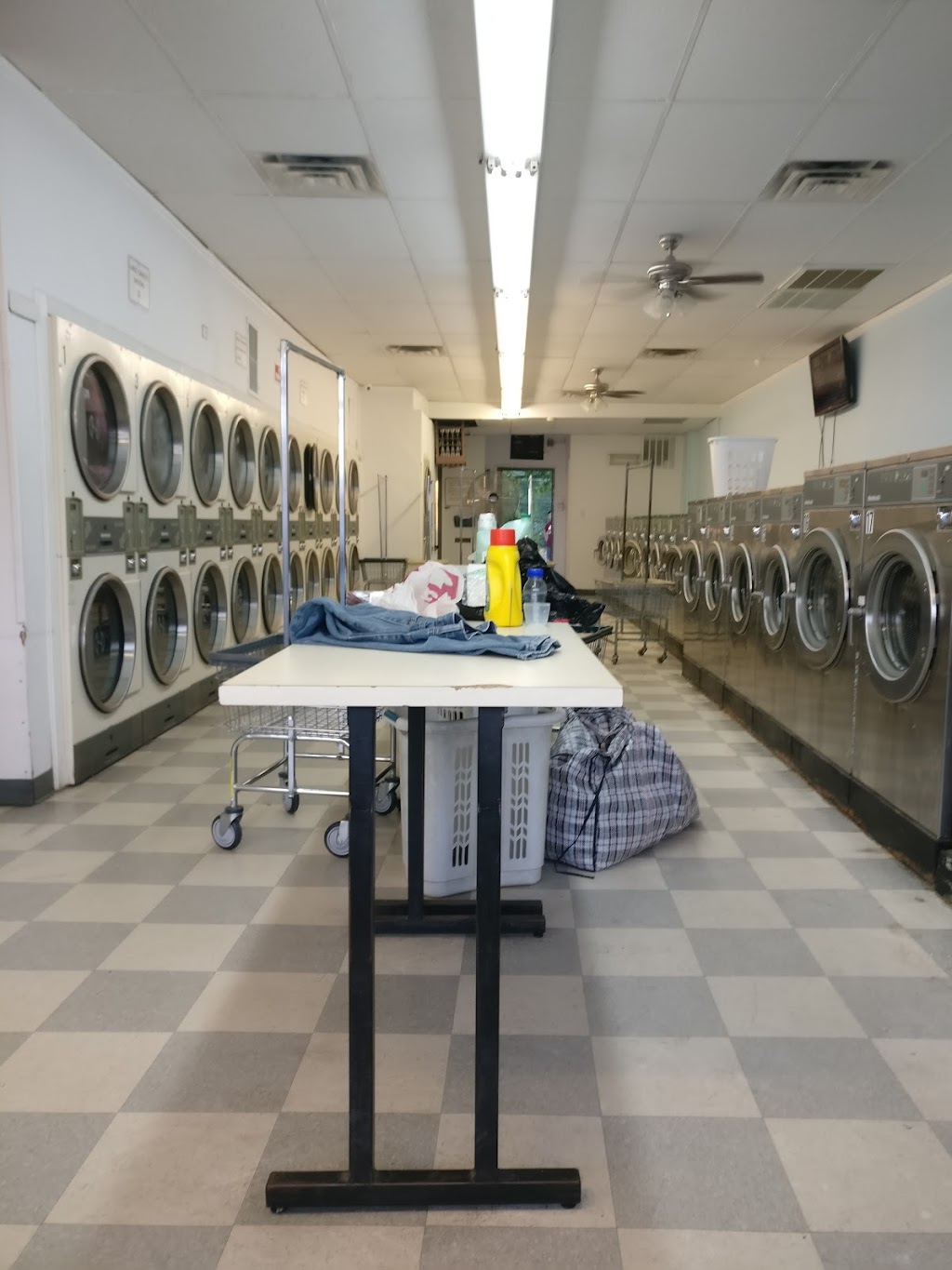 Maytag Laundromat | 1734 Oak Tree Rd, Edison, NJ 08820, USA | Phone: (732) 610-6889