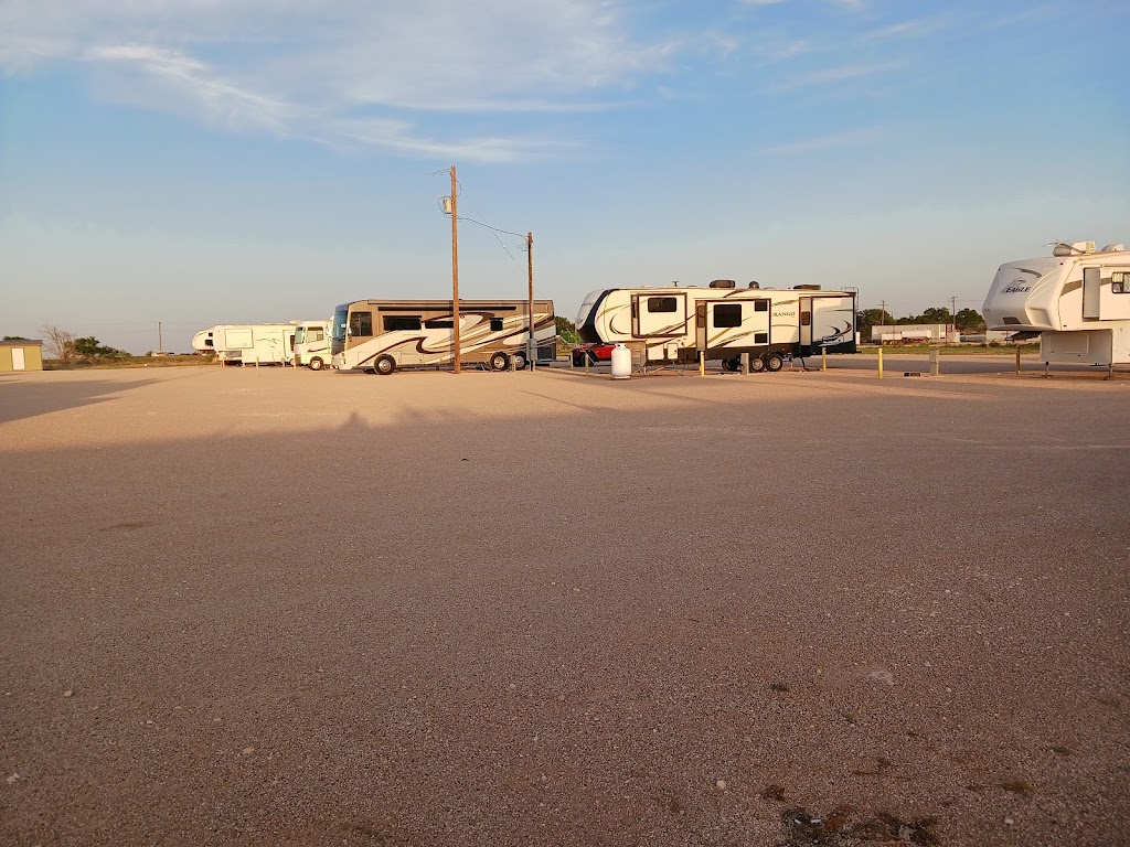 Arons Rv Park | 2424 Lubbock Rd, Brownfield, TX 79316, USA | Phone: (806) 759-8120