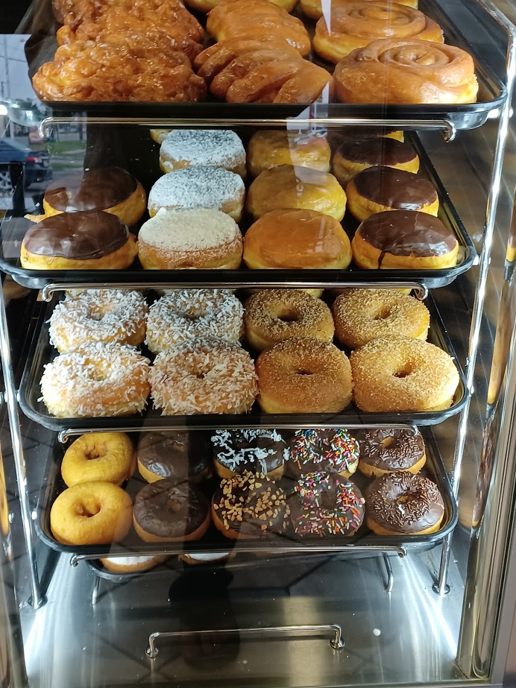 Yum Yum Donuts | 2441 N Tustin Ave, Santa Ana, CA 92705, USA | Phone: (657) 231-9347