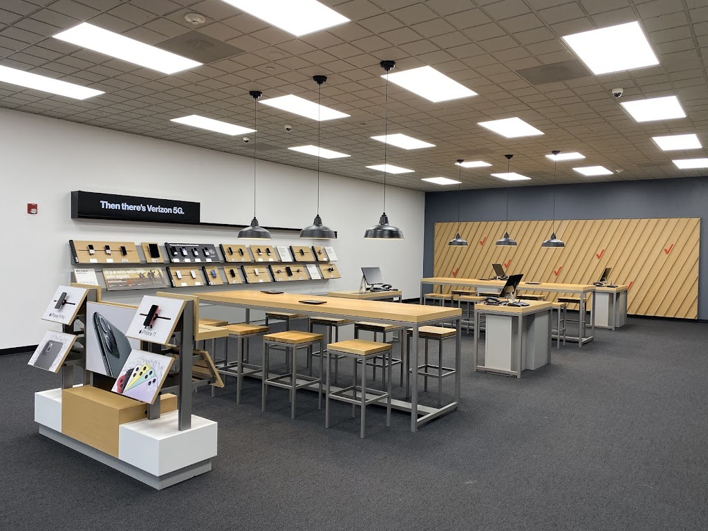 Verizon | 64 Shops at 5 Way, Plymouth, MA 02360, USA | Phone: (508) 746-7333