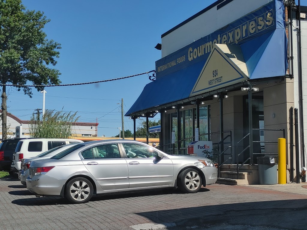 Gourmet Express | 924 West St, Pelham, NY 10803, USA | Phone: (914) 738-6569