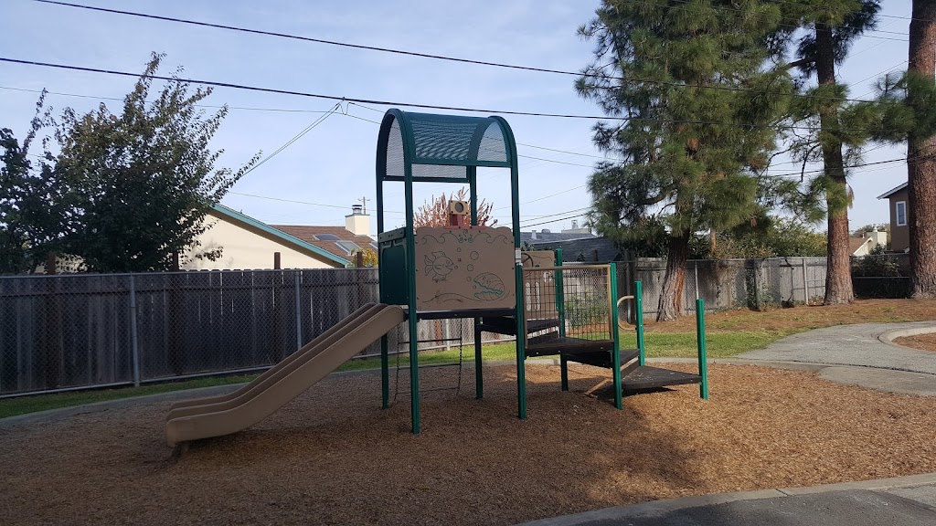 Alexander Park | 409 Yorkshire Way, Belmont, CA 94002, USA | Phone: (650) 595-7441