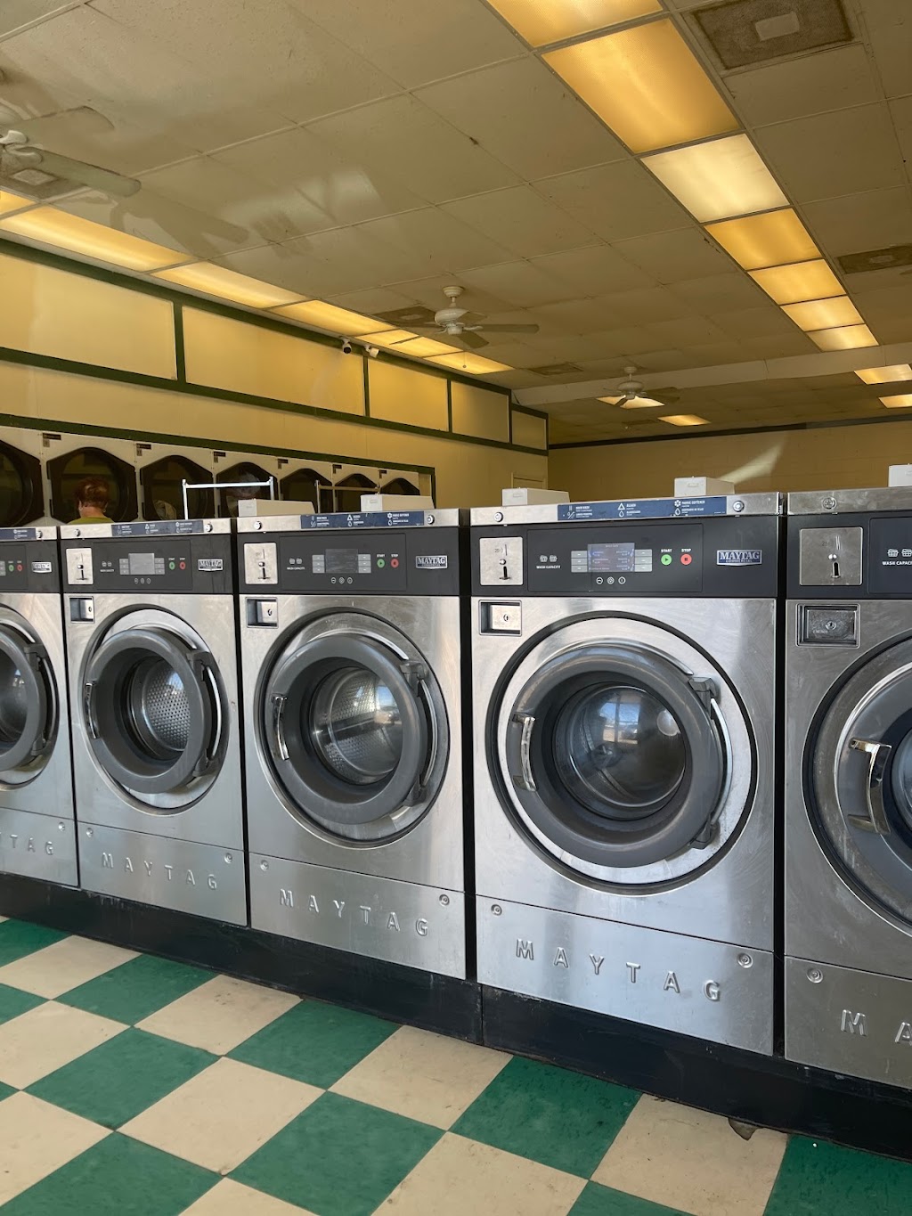 Ridgeway Coin Laundry | 145 S Ridgeway Dr, Cleburne, TX 76033, USA | Phone: (817) 645-9011