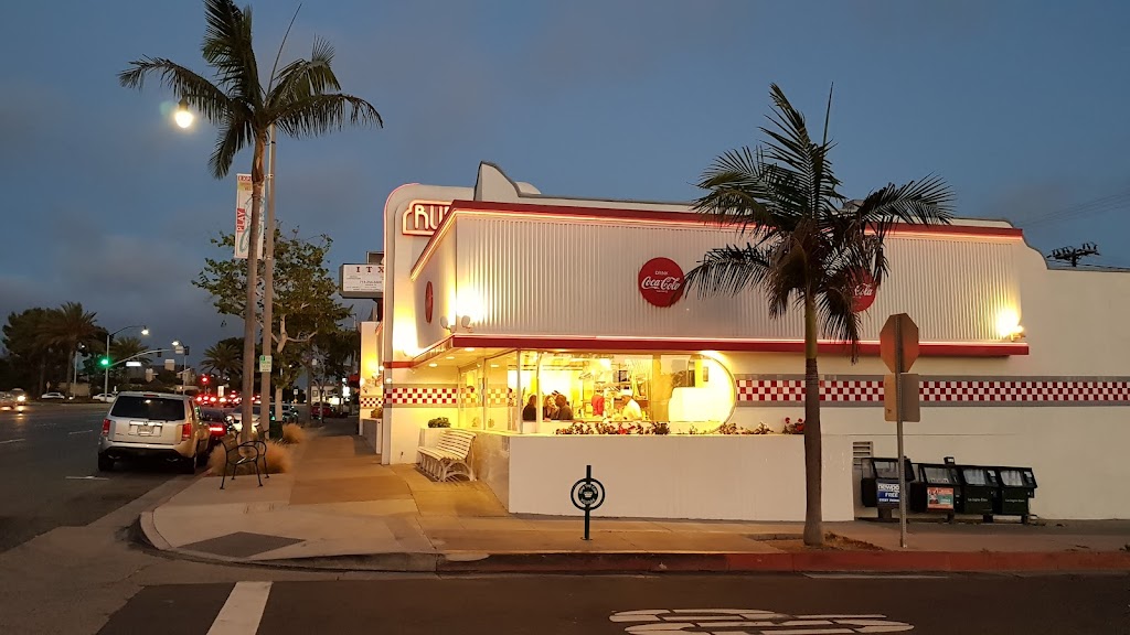 Rubys Diner | 2305 East Coast Hwy, Corona Del Mar, CA 92625, USA | Phone: (949) 673-7829