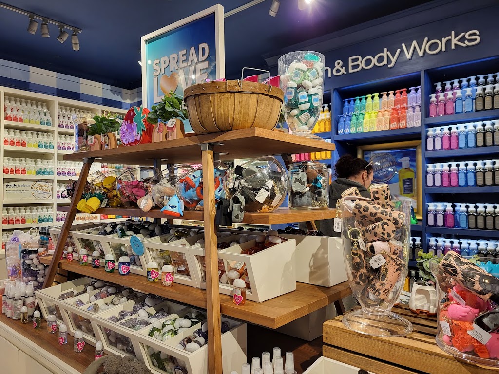 Bath & Body Works | 537 Monmouth Rd, Jackson Township, NJ 08527, USA | Phone: (848) 373-2137