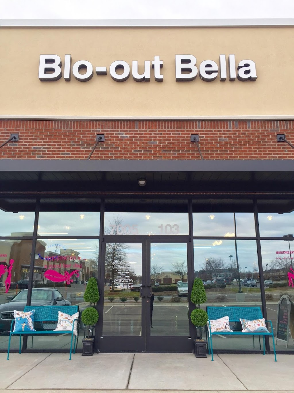 Blo-Out Bella & Blow Dry Bar | 7005 Fayetteville Rd #103, Durham, NC 27713, USA | Phone: (919) 361-9900