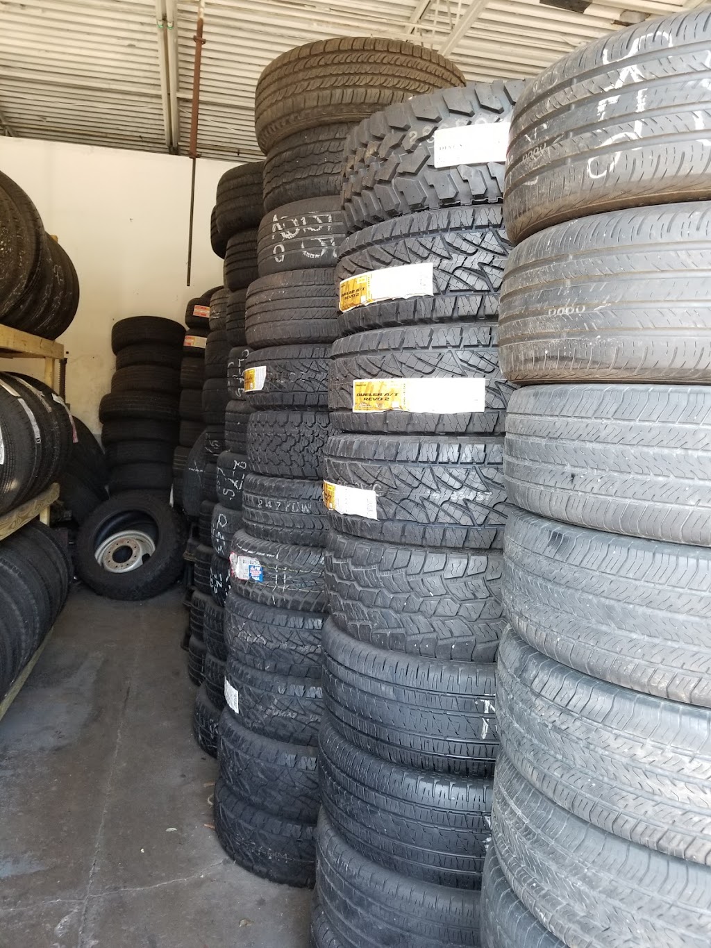 Strong Tires | 7173 W 130th St, Parma Heights, OH 44130, USA | Phone: (440) 884-3337