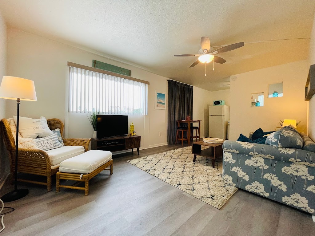 1000 Palms at Clearwater Beach | 657 Bay Esplanade, Clearwater Beach, FL 33767, USA | Phone: (727) 281-8335