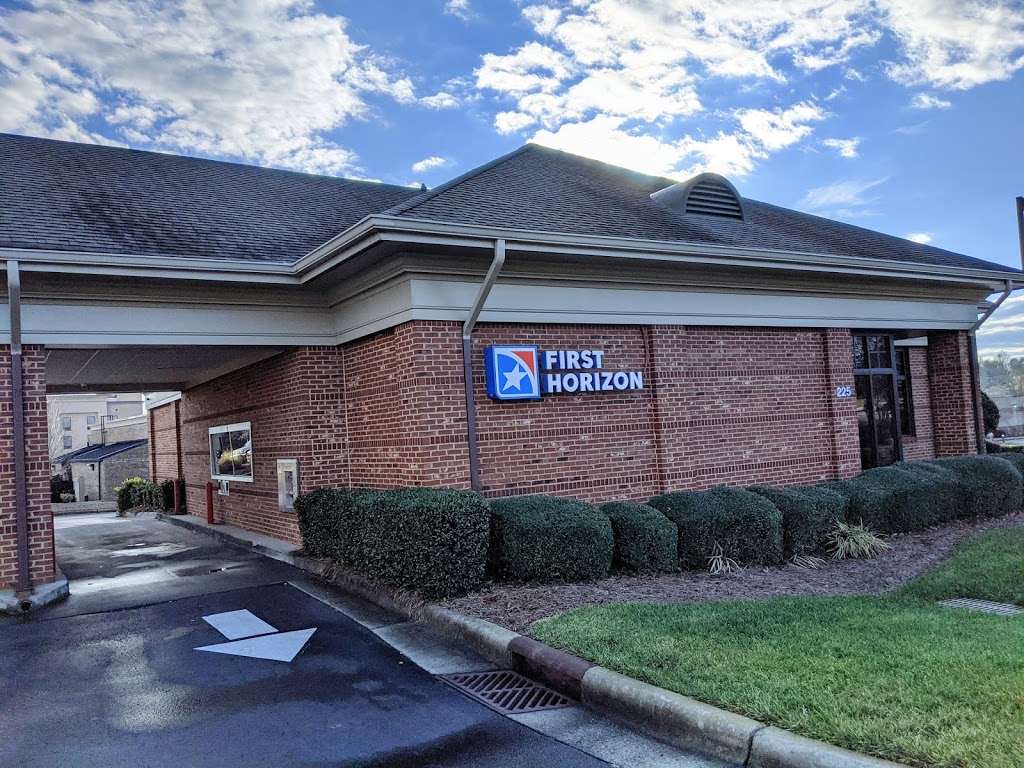 First Horizon Bank | 225 E Hanes Mill Rd, Winston-Salem, NC 27105, USA | Phone: (336) 377-2230