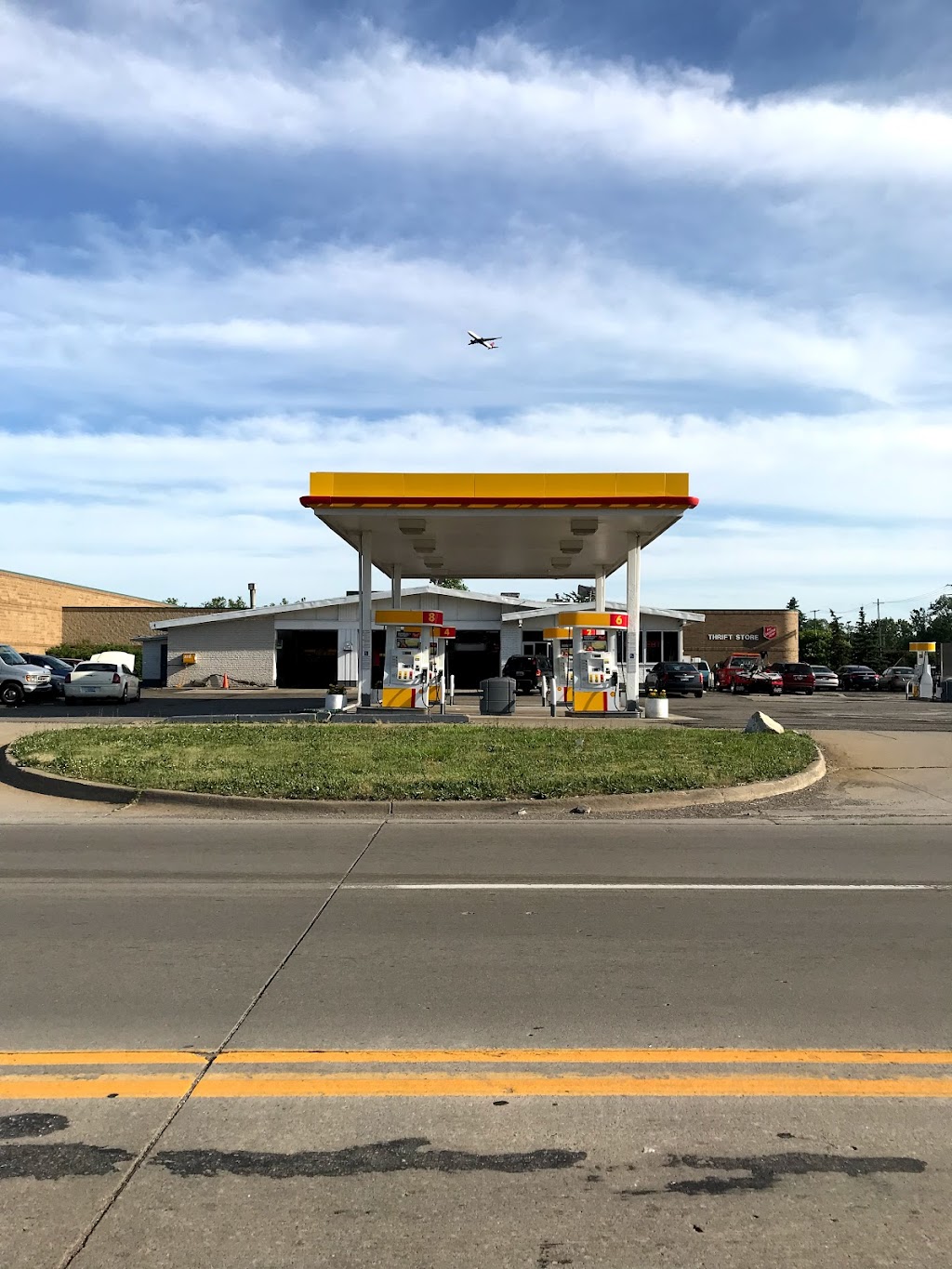 Shell | 29351 Van Born Rd, Romulus, MI 48174, USA | Phone: (734) 326-9810