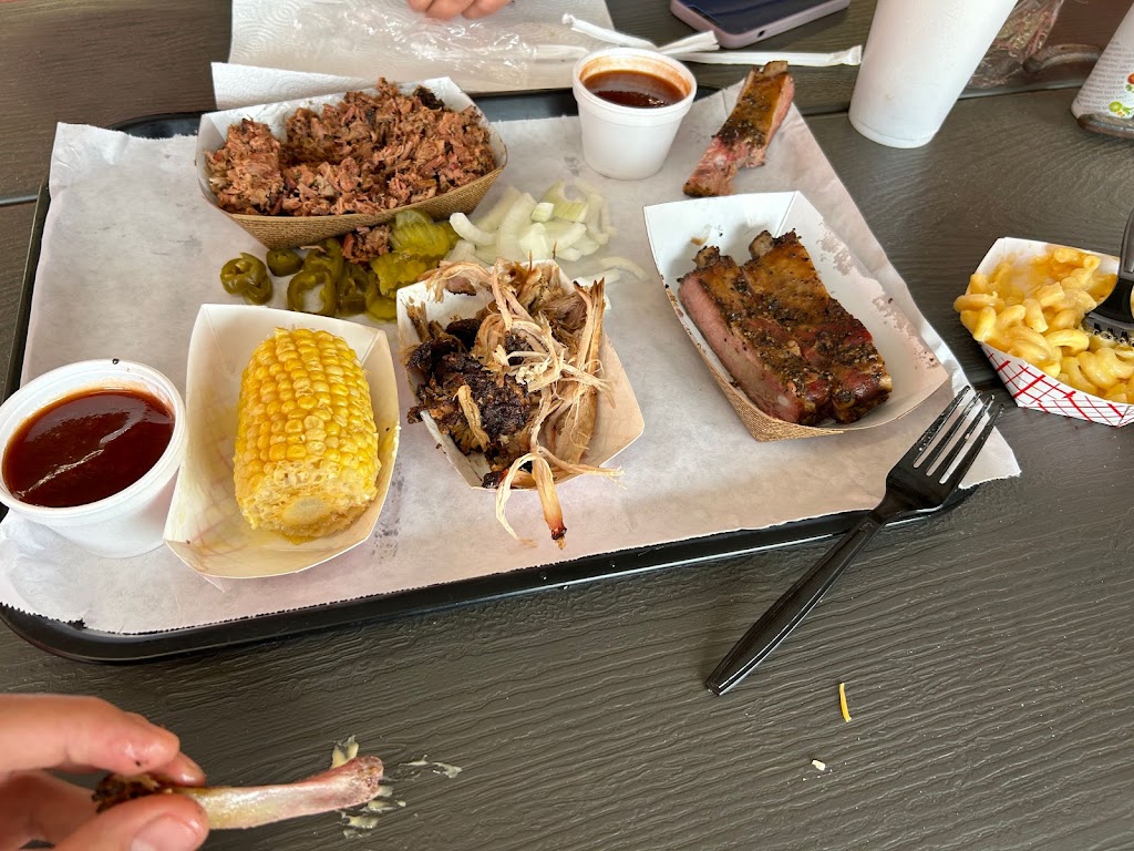 Masseys BBQ | 201 N Pkwy Dr, Alvarado, TX 76009, USA | Phone: (817) 402-5255