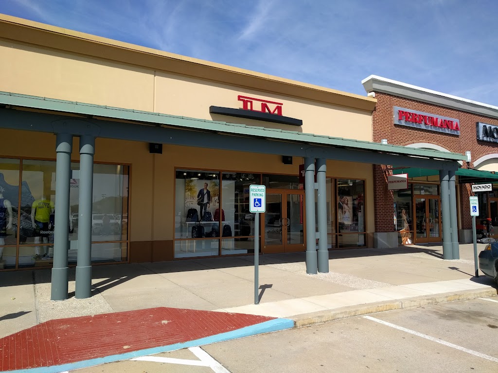 TUMI Outlet Store - Allen Premium Outlets | 820 W Stacy Rd Suite #172, Allen, TX 75013, USA | Phone: (972) 678-0073