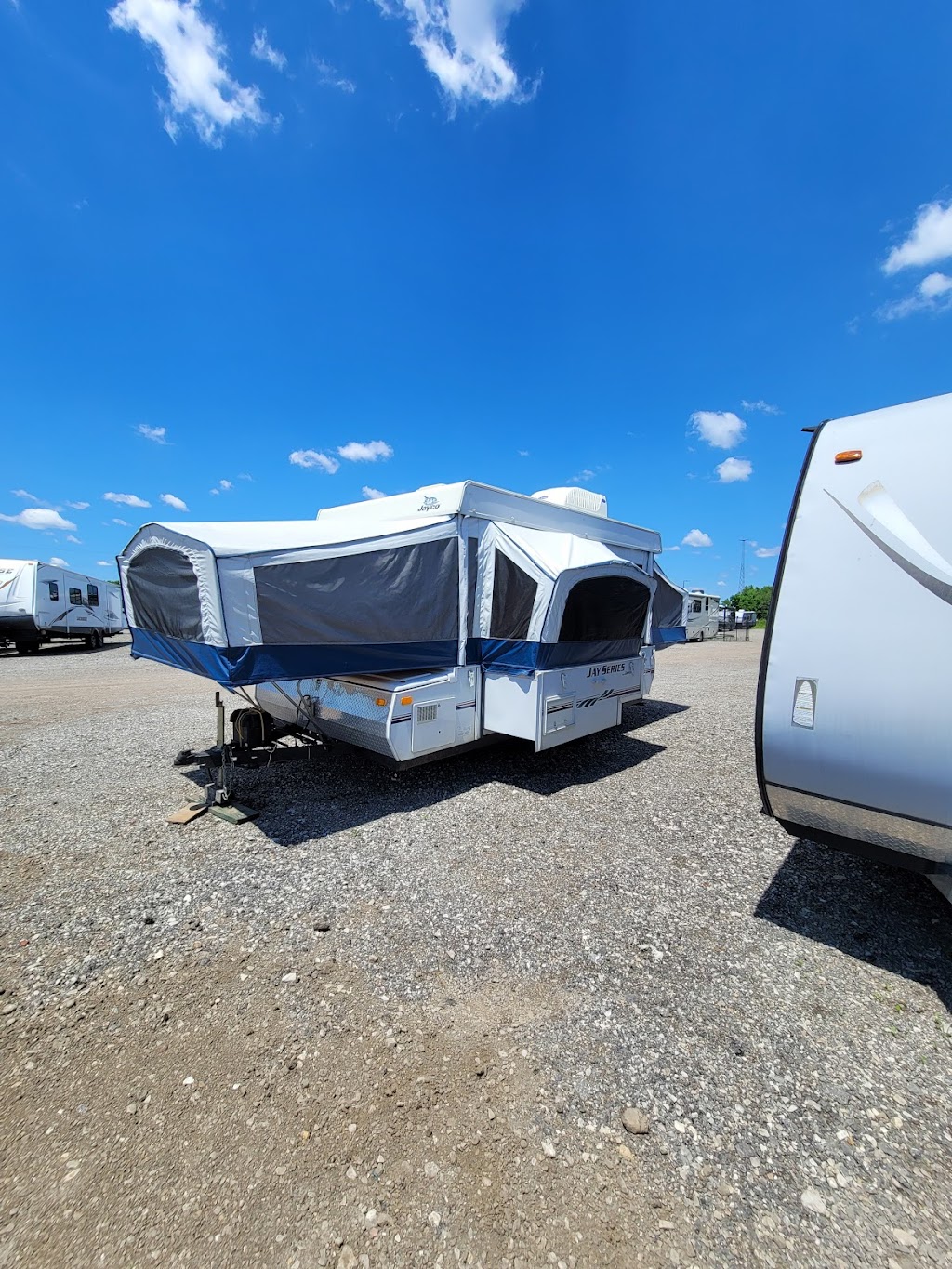 Cunningham Campers & RVs | 2200 Addmore Ln, Clarksville, IN 47129, USA | Phone: (812) 284-0276