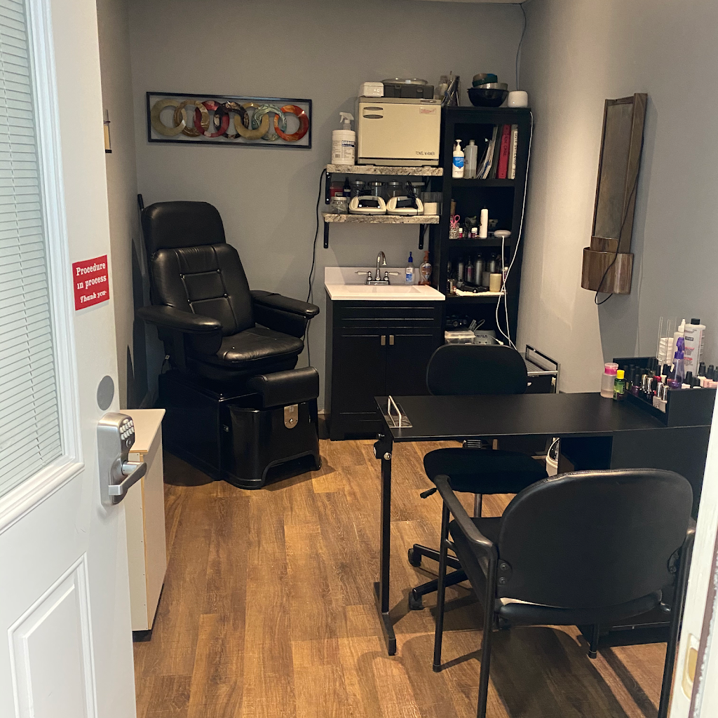 Aspire Salon Suites LLC | 507 Hitchcock Street and Front Entrance, 520 South Blvd, Baraboo, WI 53913, USA | Phone: (608) 393-5886