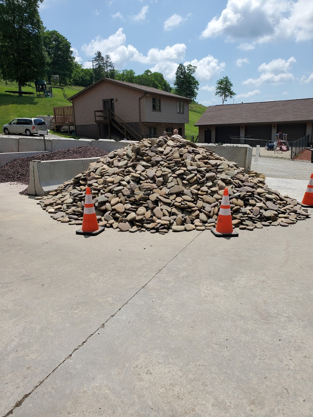 Waynesburg Landscape Supply | 222 Tollgate Run, Waynesburg, PA 15370, USA | Phone: (724) 627-5829