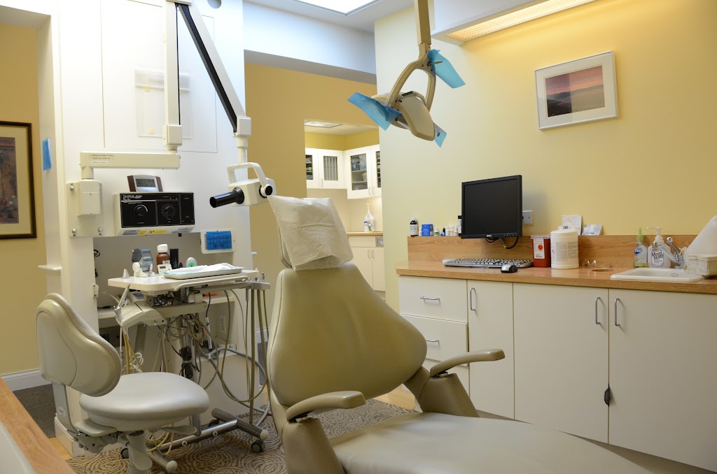 Village Dental | 958 Elk Grove Town Center, Elk Grove Village, IL 60007, USA | Phone: (847) 469-4340