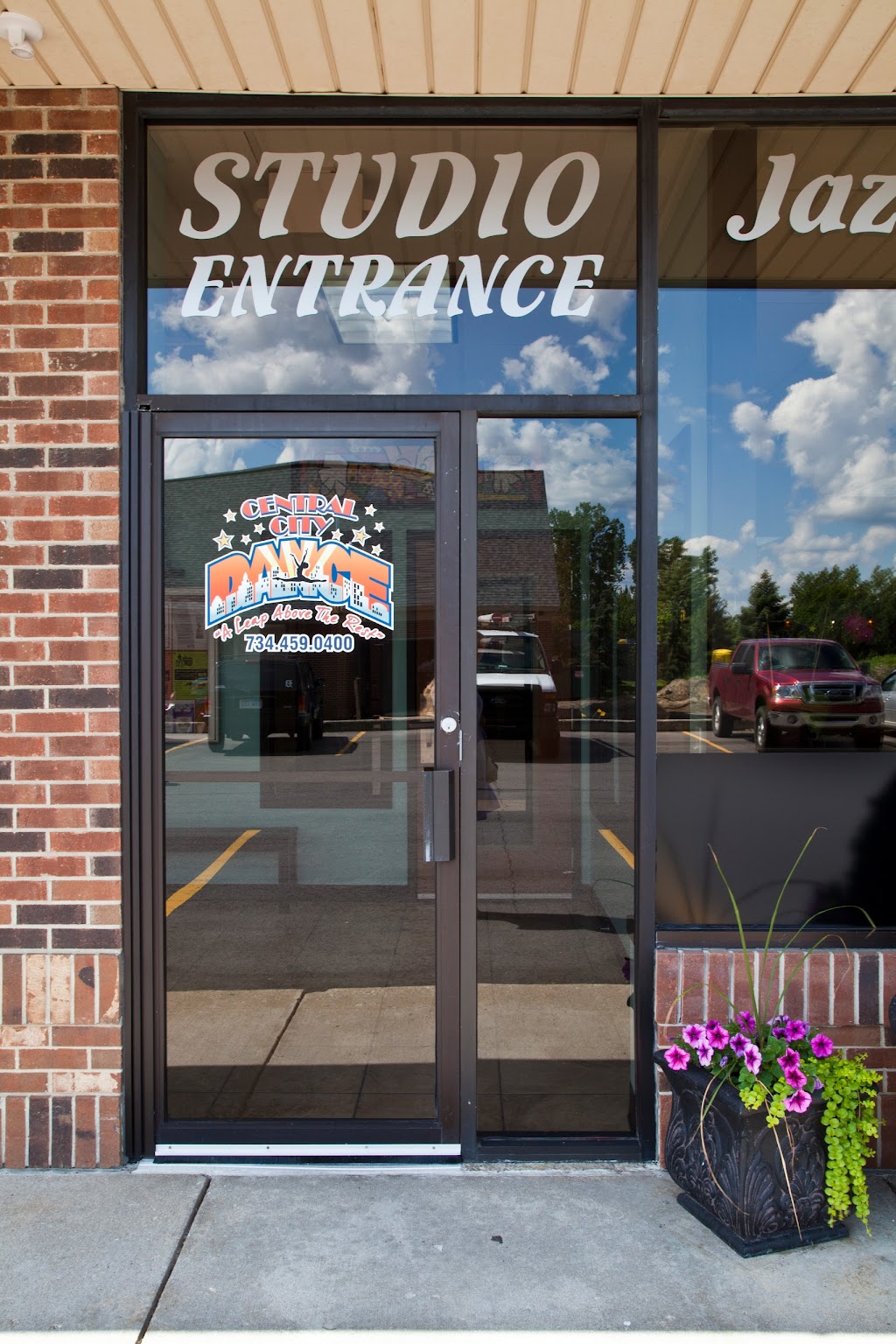 Central City Dance | 6700 N Canton Center Rd, Canton, MI 48187, USA | Phone: (734) 459-0400