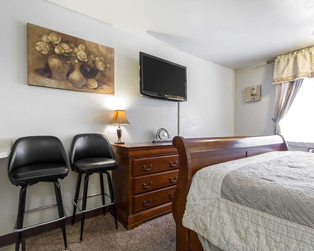 Econo Lodge | 4726 E Washington Ave, Madison, WI 53704, USA | Phone: (608) 241-4171