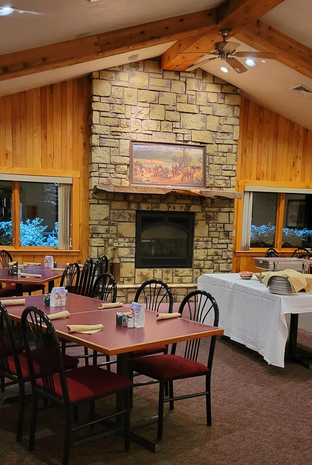 Foggy Mountain Lodge and Pub | 117 Foggy Mountain Ln, Stahlstown, PA 15687, USA | Phone: (877) 364-4968