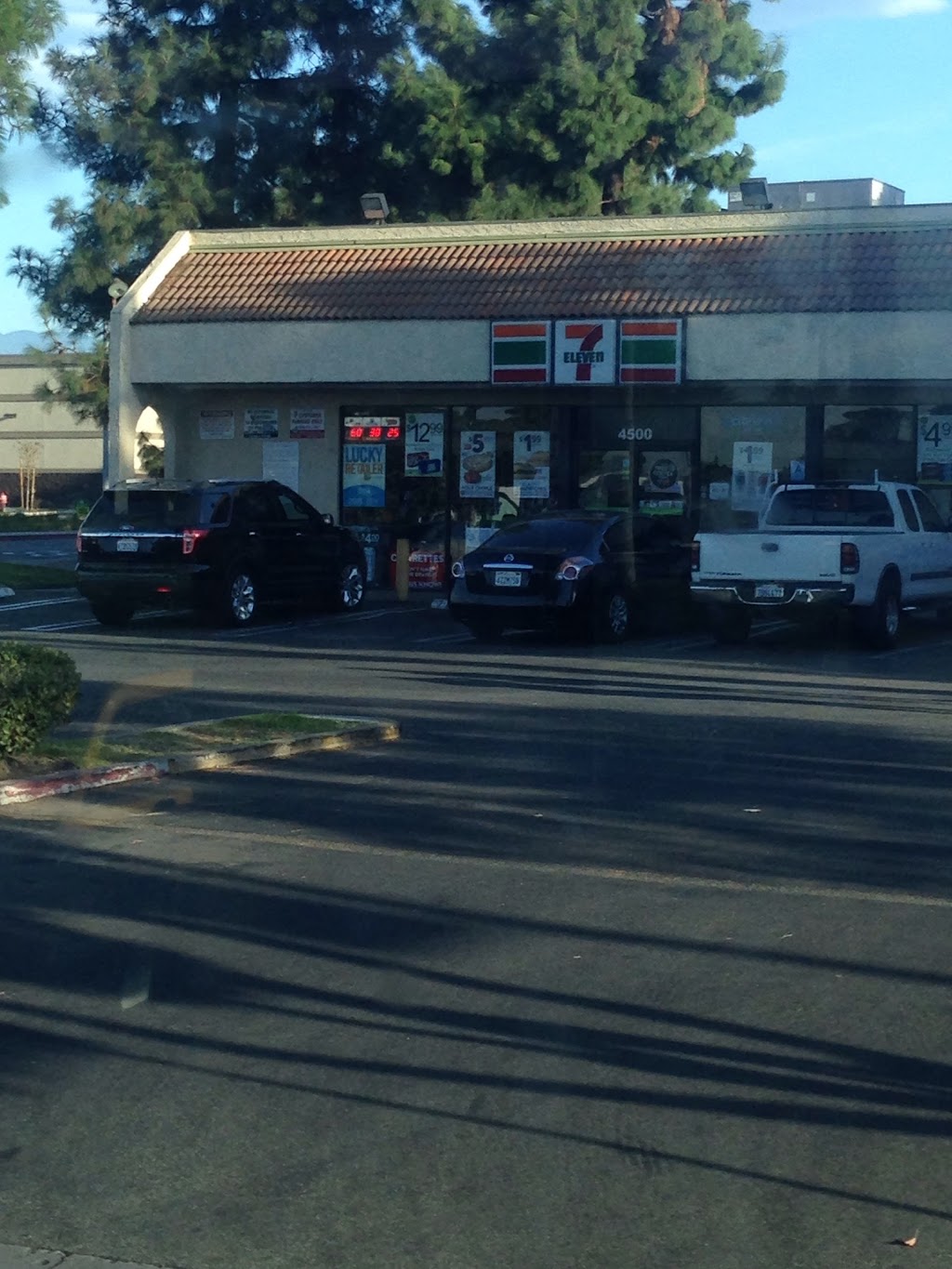 7-Eleven | 4500 Holt Blvd, Montclair, CA 91763, USA | Phone: (909) 624-1022