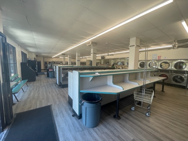 Mr. Bubbles Coin Wash and Fold Laundry | 5387 Long Beach Blvd, Long Beach, CA 90805, USA | Phone: (657) 206-5755