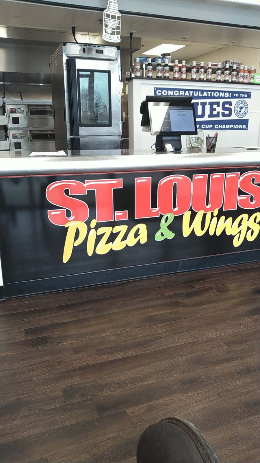 St. Louis Pizza & Wings Affton 8013 MacKenzie Rd, Affton, MO 63123