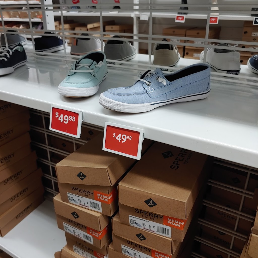 Sperry Outlet | 18517 Outlet Blvd #202, Chesterfield, MO 63005, USA | Phone: (636) 778-2224